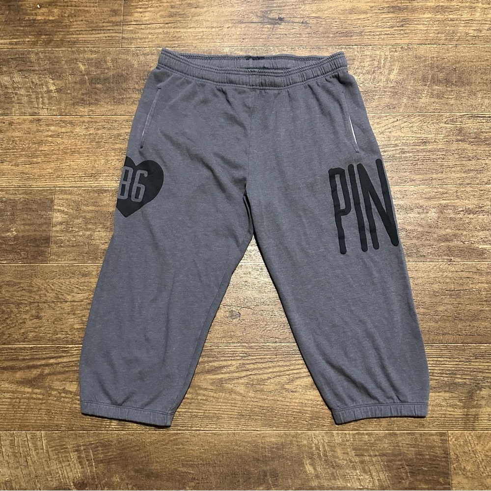 VS PINK VINTAGE CAMPUS CROPS